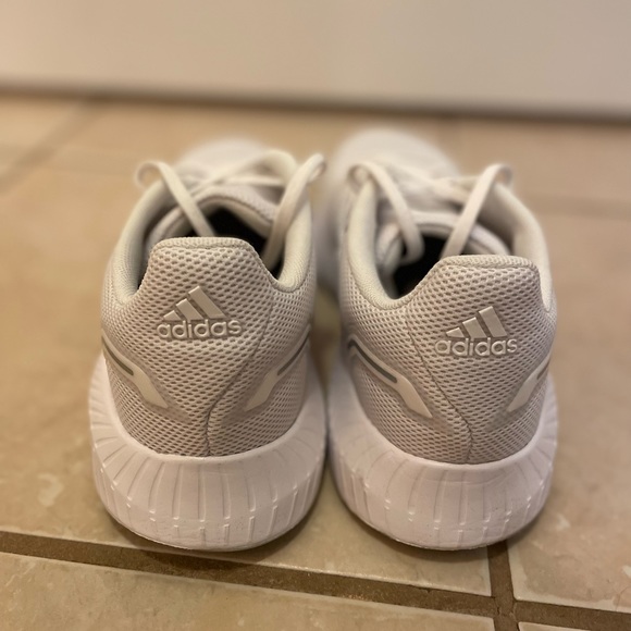 NEW without tags. White sneakers - Picture 4 of 4